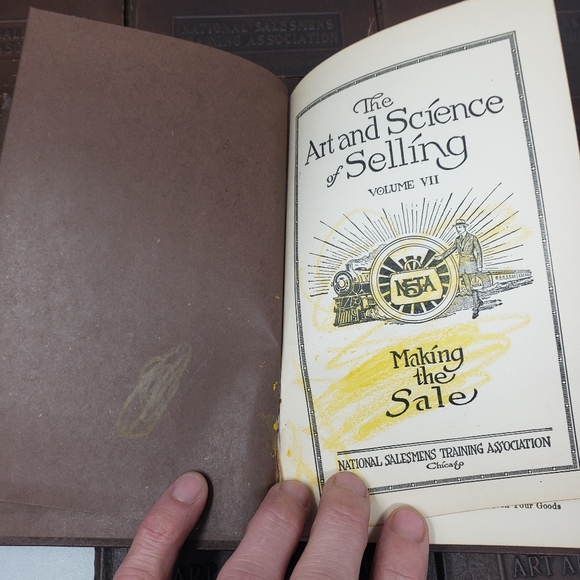 The Art & Science Of Selling Bookset - Picture 5 of 10